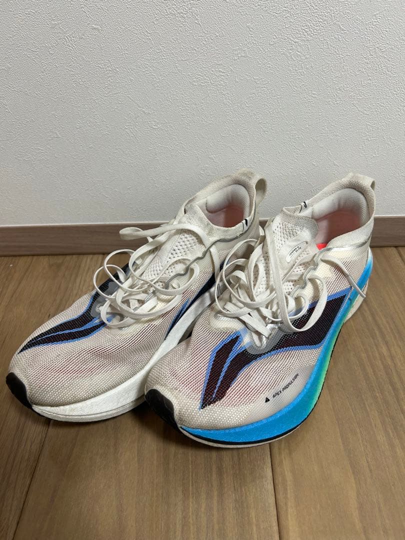 リーニン飛電4エリート　Li-Ning Feidian 4 Elite