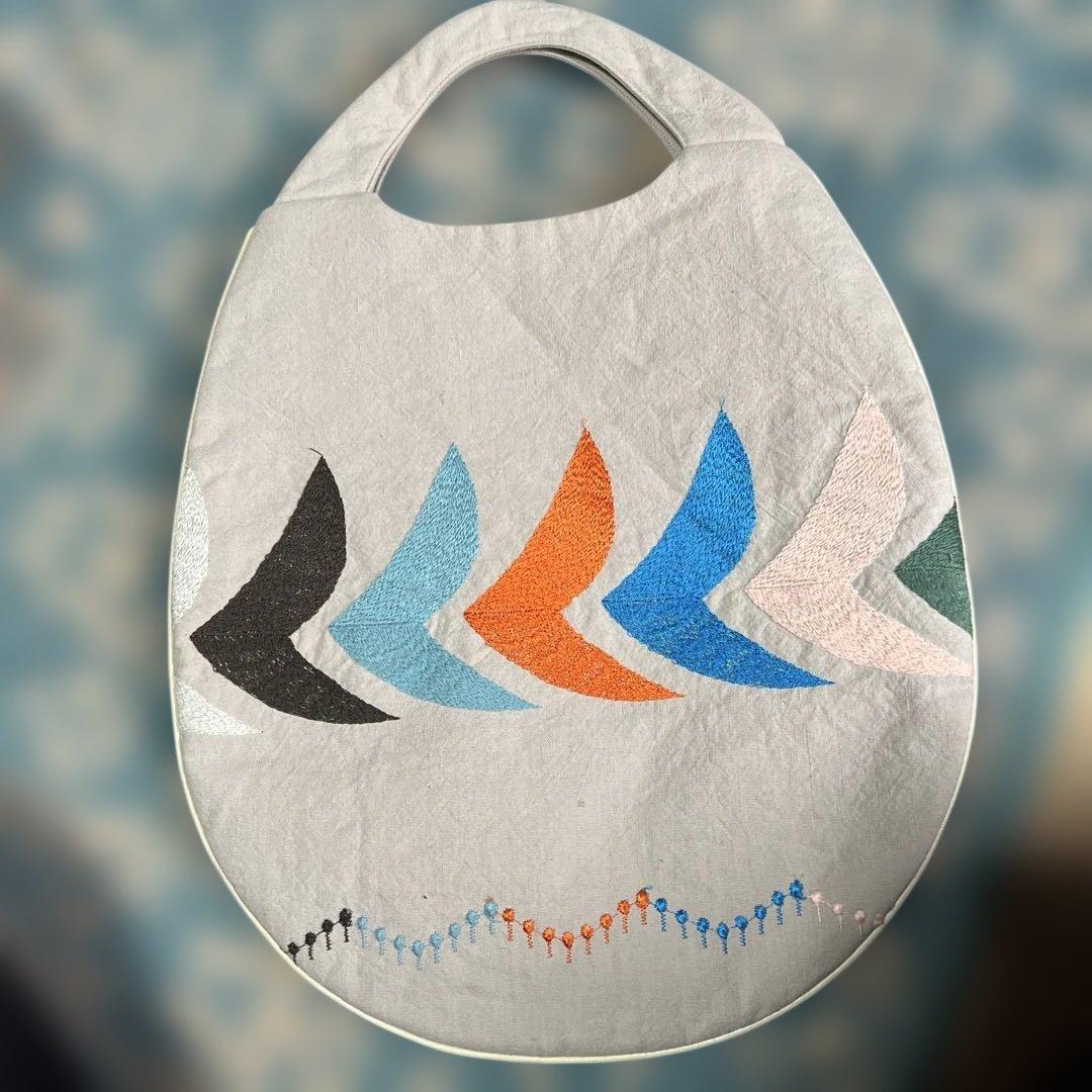 ミナペルホネン　刺繍トートバッグ カラフル羽模様