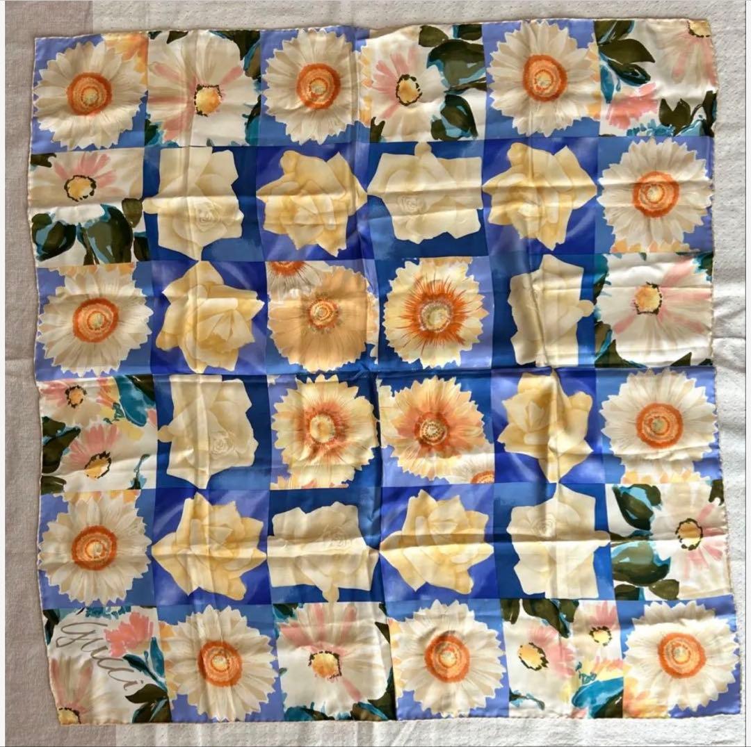 【美品】タイムセール GUCCI グッチ　シルク　スカーフ　大判　総柄　花