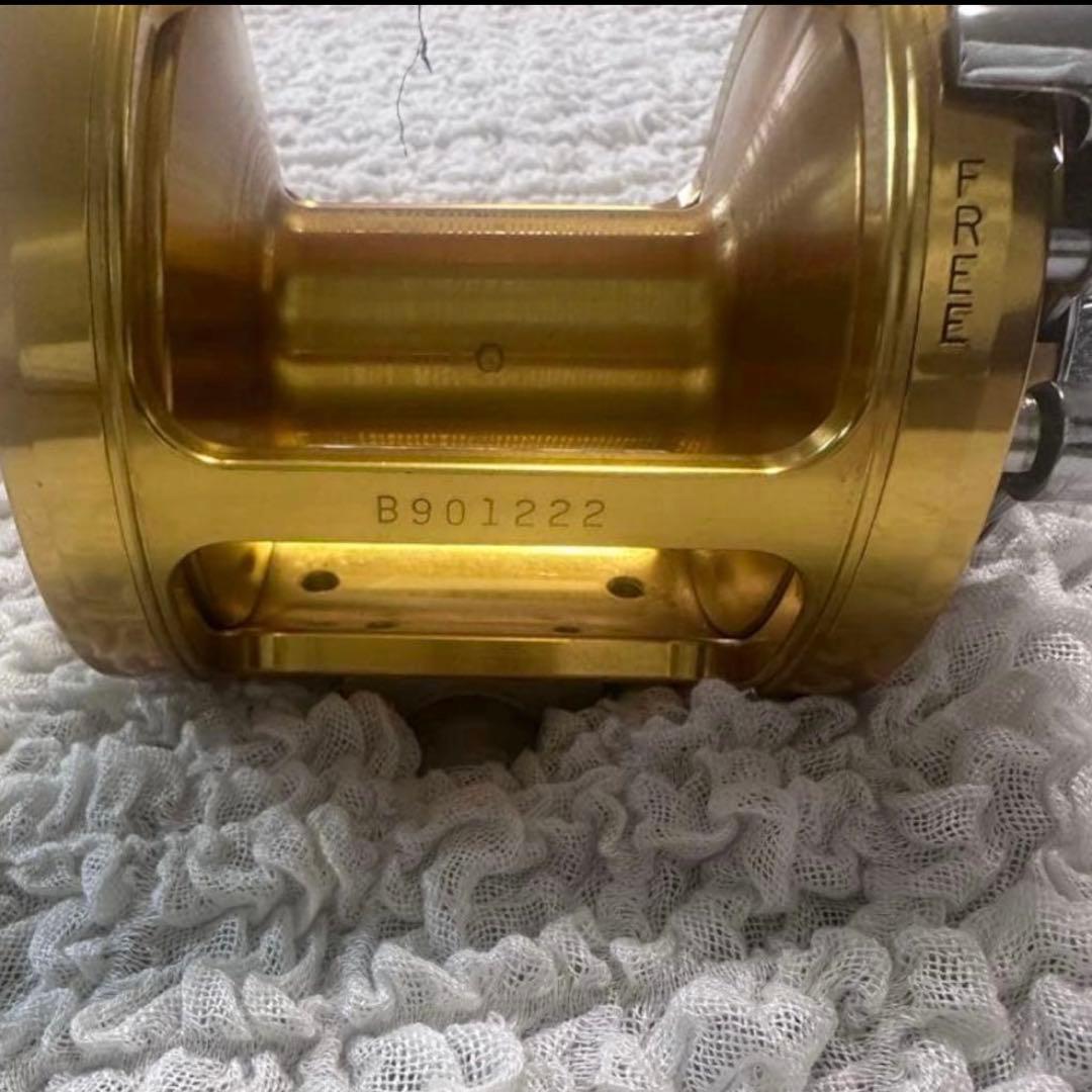 PENN International II 30TW ゴールドリール