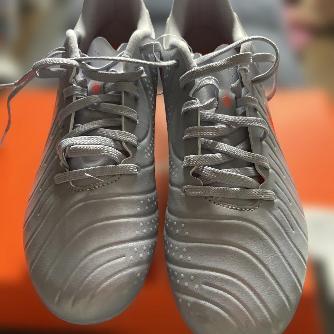 新品タグ付きNike レジェンド10アカデミーH G ￼￼サッカースパイク
