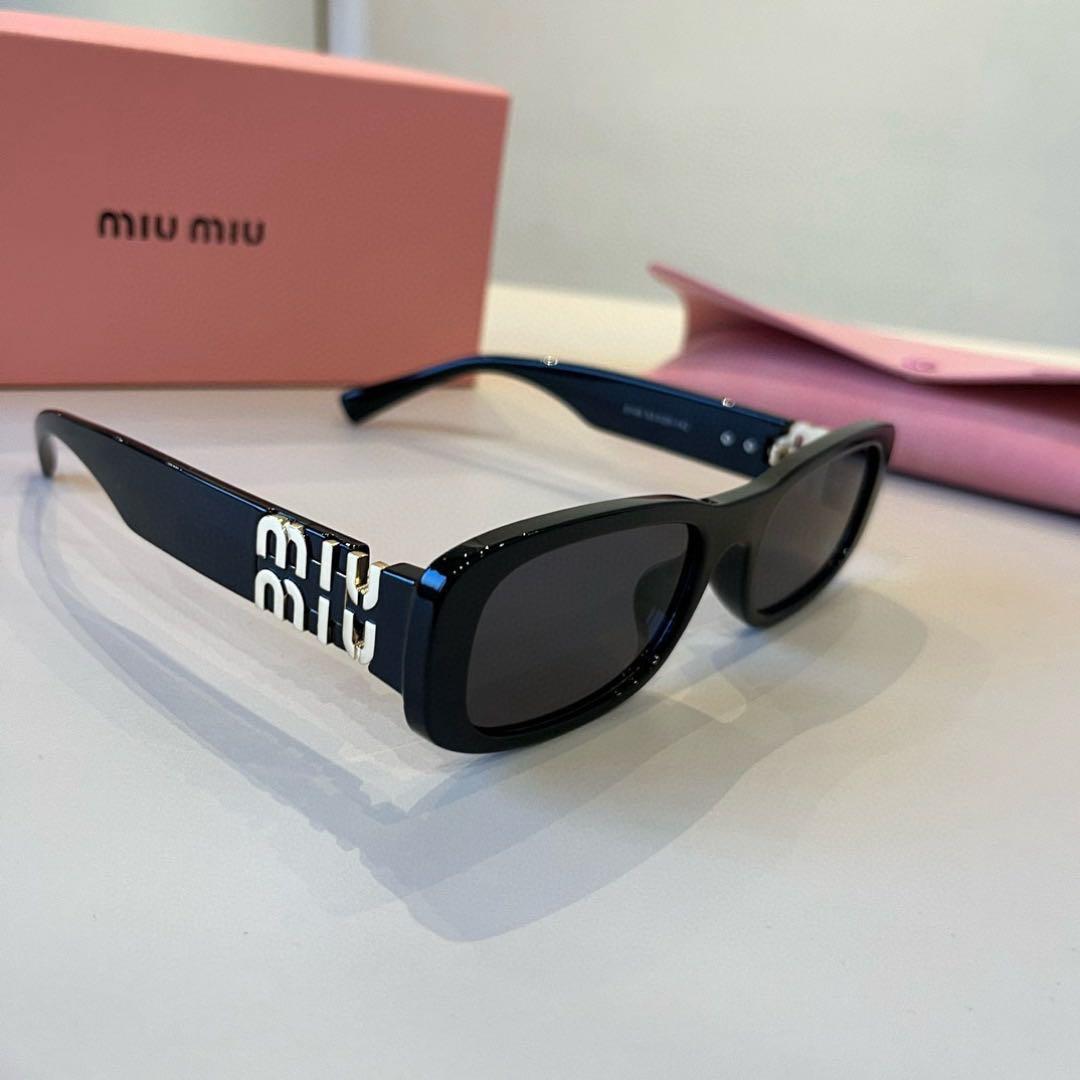 MIU MIU ミュウミュウ サングラス ロゴ ブラック SMU8149