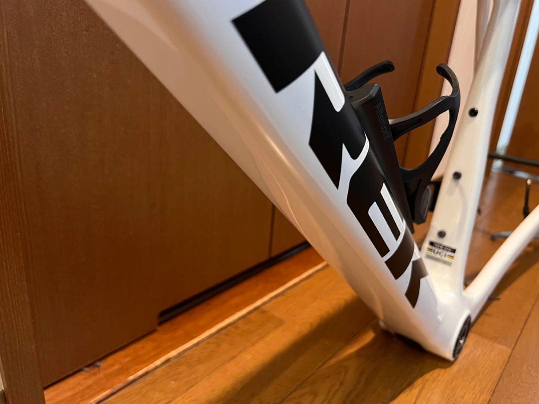 自転車本体 TREK MADONE gen8 SL