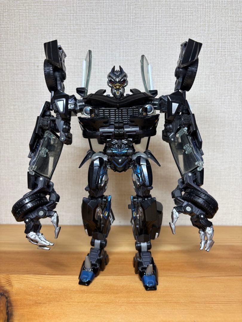 た*き様 トランスフォーマー　マスターピース　バリケード