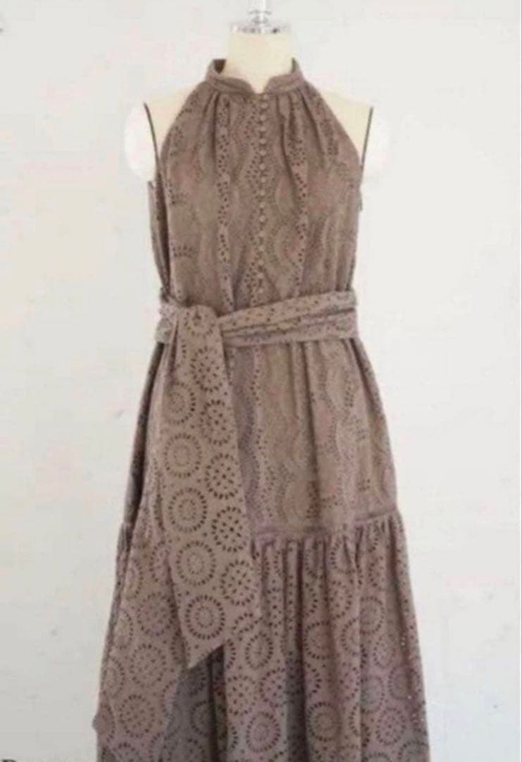 ワンピース Herlipto Lace-trimmed Belted Dress
