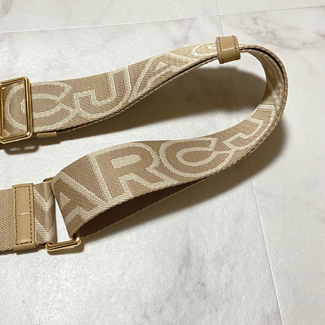 美品マークジェイコブ　MARC JACOBS ザ アウトライン ロゴ ストラップ