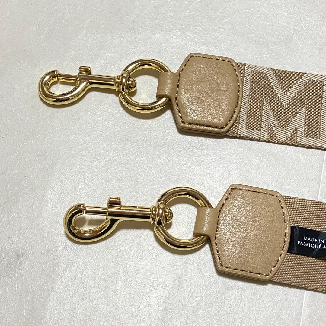 美品マークジェイコブ　MARC JACOBS ザ アウトライン ロゴ ストラップ