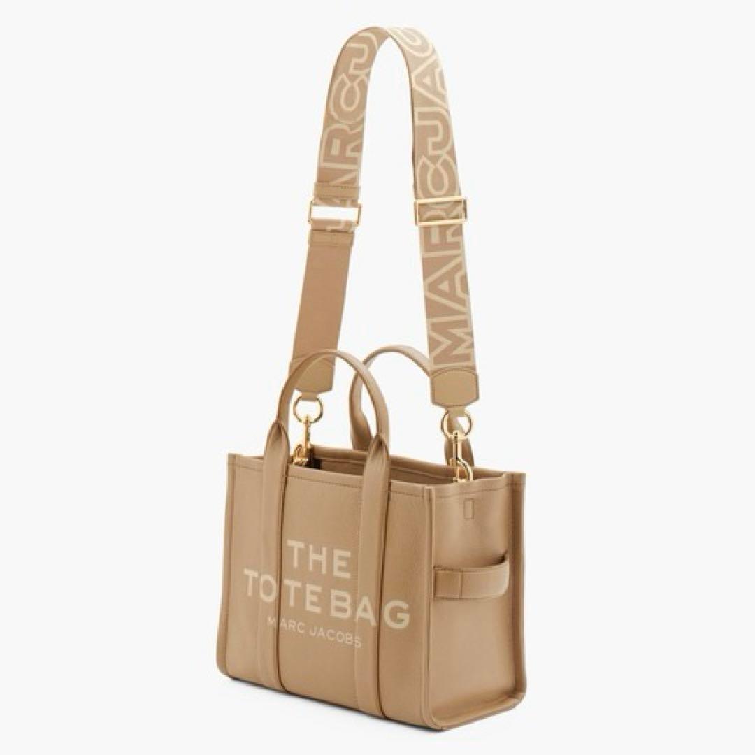 美品マークジェイコブ　MARC JACOBS ザ アウトライン ロゴ ストラップ