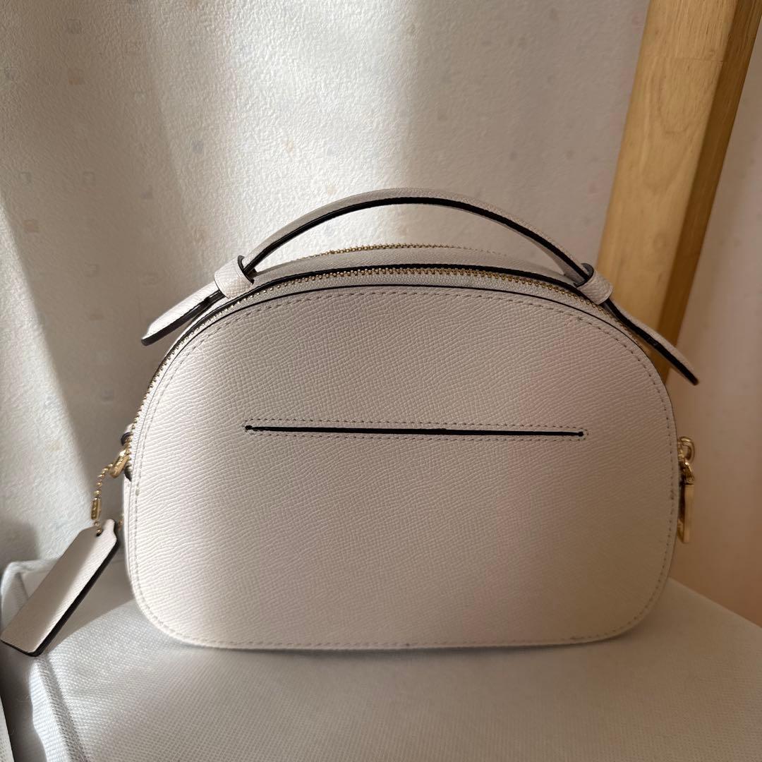 coach ホワイトバック
