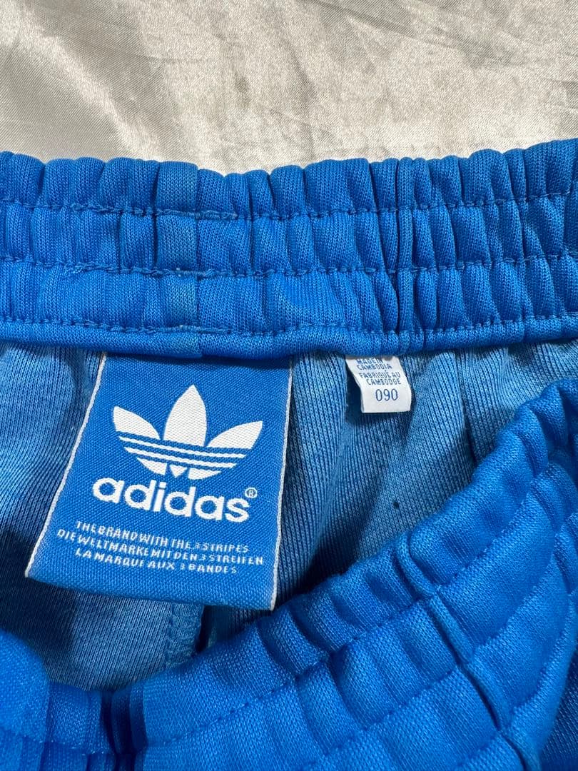希少カラー　adidas ヨーロッパ トラックパンツ トレフォイル 刺繍ロゴ
