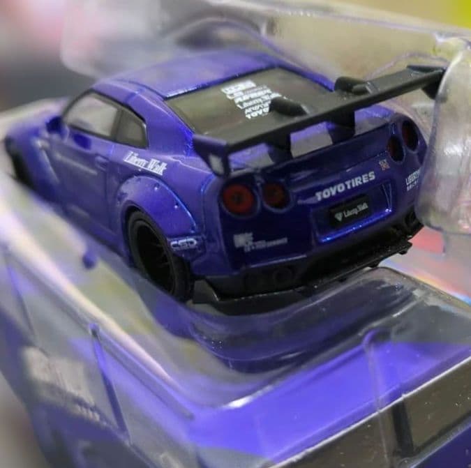 MINI GT LBWK 35GT-R CandyBLUE 初期カラーモデル