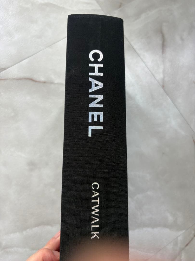 シャネル　CHANEL 本　CATWALK