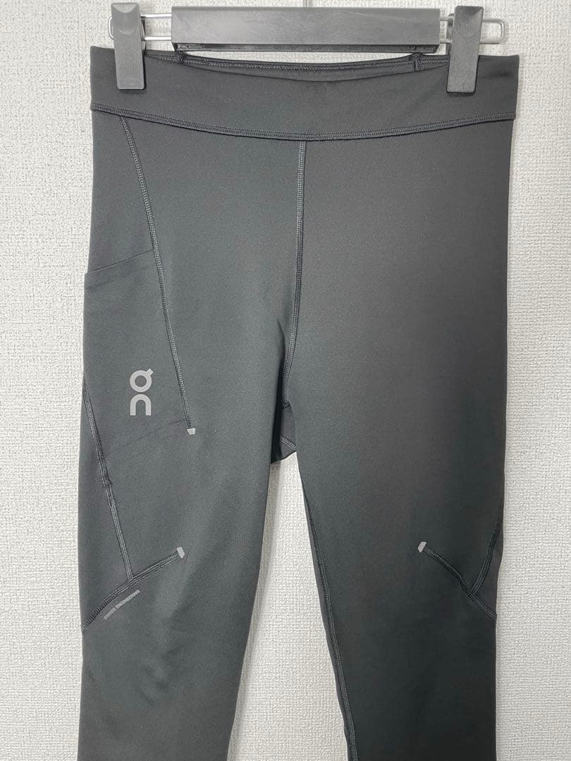 On ランニング PERFORMANCE WINTER TIGHTS メンズS