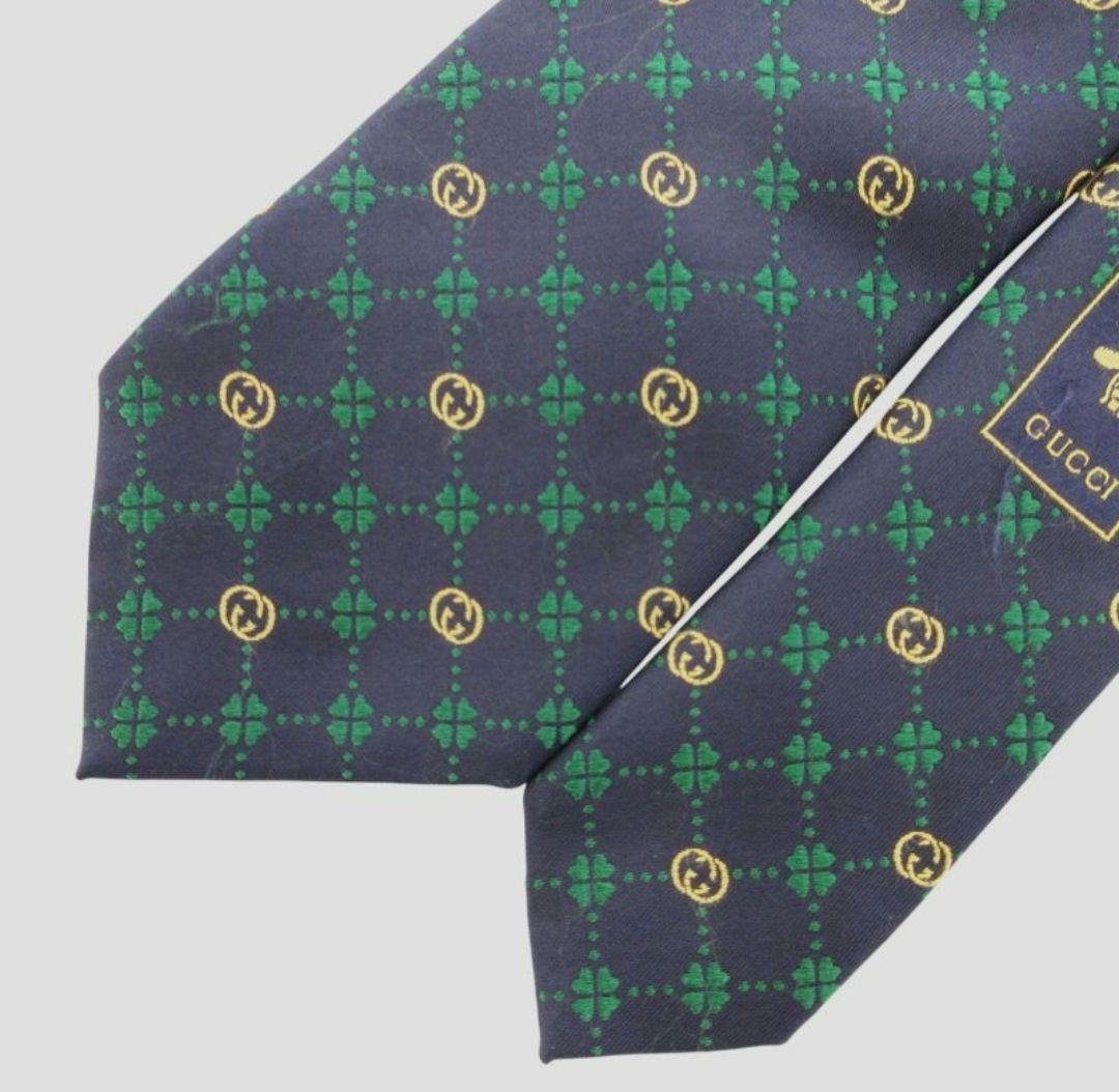 美品　グッチ GUCCI ネクタイ　 ロゴ　 四葉　クローバー　現行タグ　絹