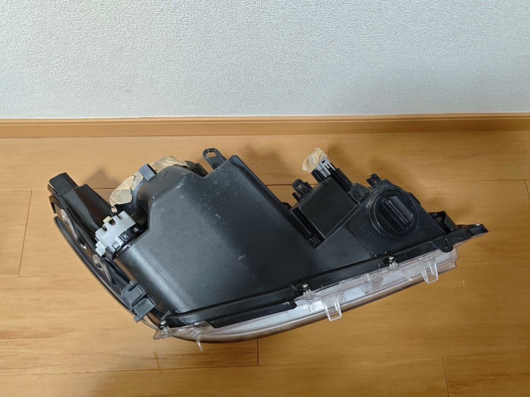 クラウンアスリートAWS210用 左ヘッドライト KOITO 30-401 A