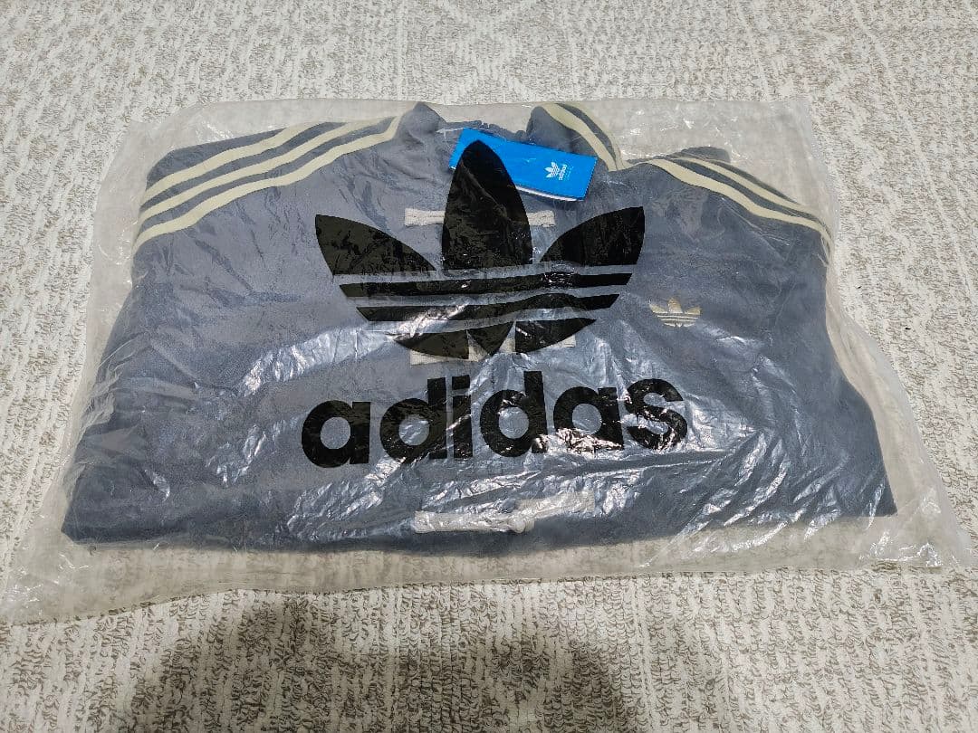 adidasアディダス 中国限定 トラックジャケット　グレー　Lサイズ