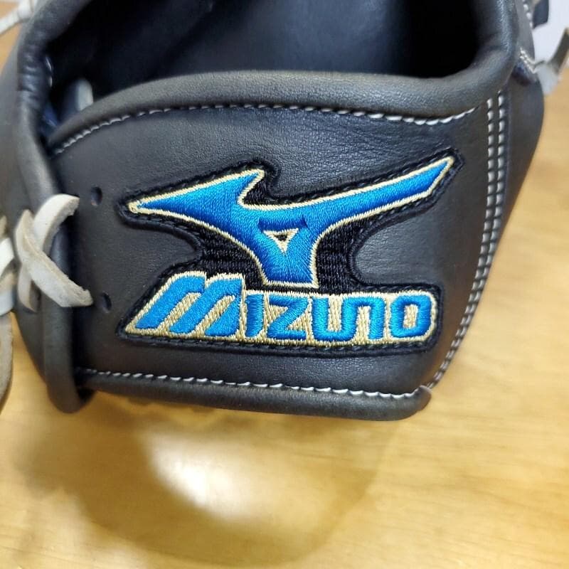 ミズノ 松井秀喜モデル ゴジラ型ウェブ 外野用 軟式グローブ
