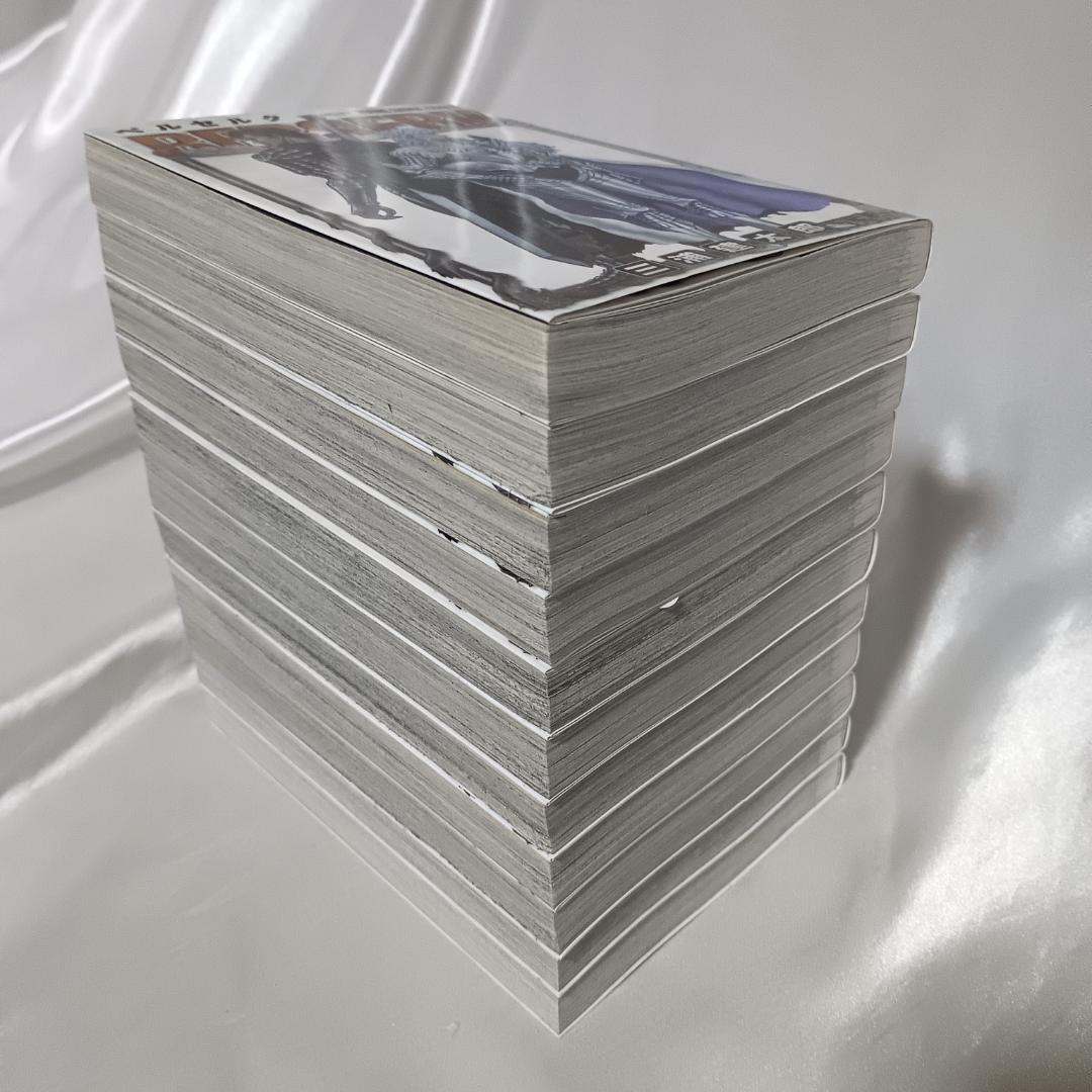 【美品！ベルセルク新装版　全43巻+炎竜の騎士　計44冊セット】