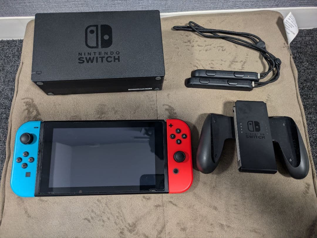 Nintendo Switch 本体（欠品あり） プロコン　ソフト２本　他付き