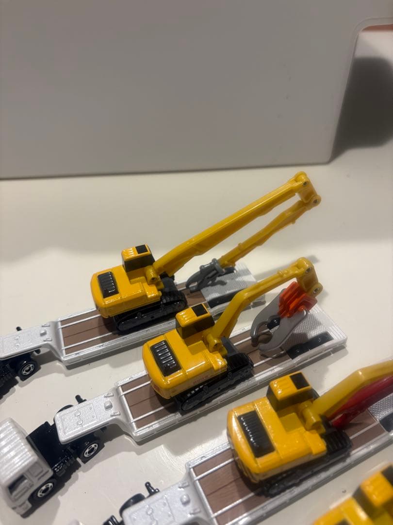 トミカ　希少！ギガ低床トレーラー8台セット+重機9台