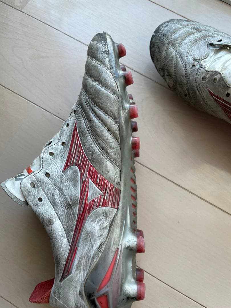 モレリアMizuno Neo サッカーシューズ 26cm ホワイト/レッド