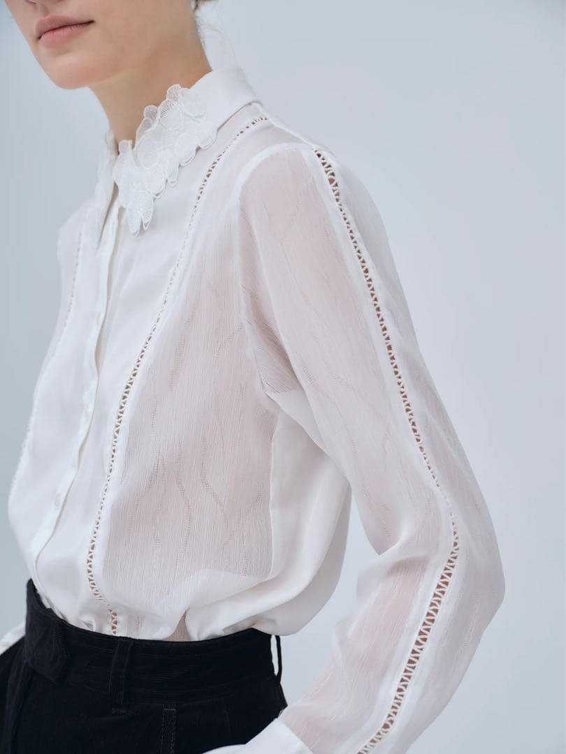 laubeblanc Orchid Embroidered Collar シャツ
