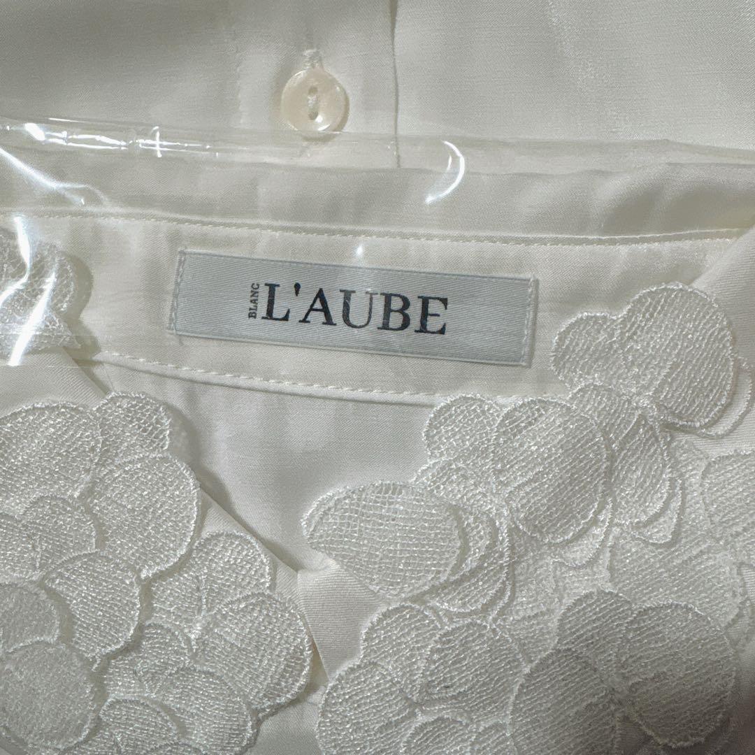 laubeblanc Orchid Embroidered Collar シャツ