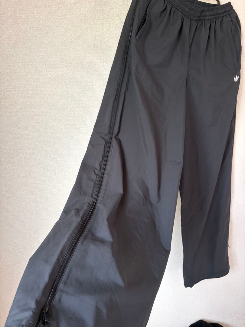 adidas originals アディレニウム ジップ トラックパンツ