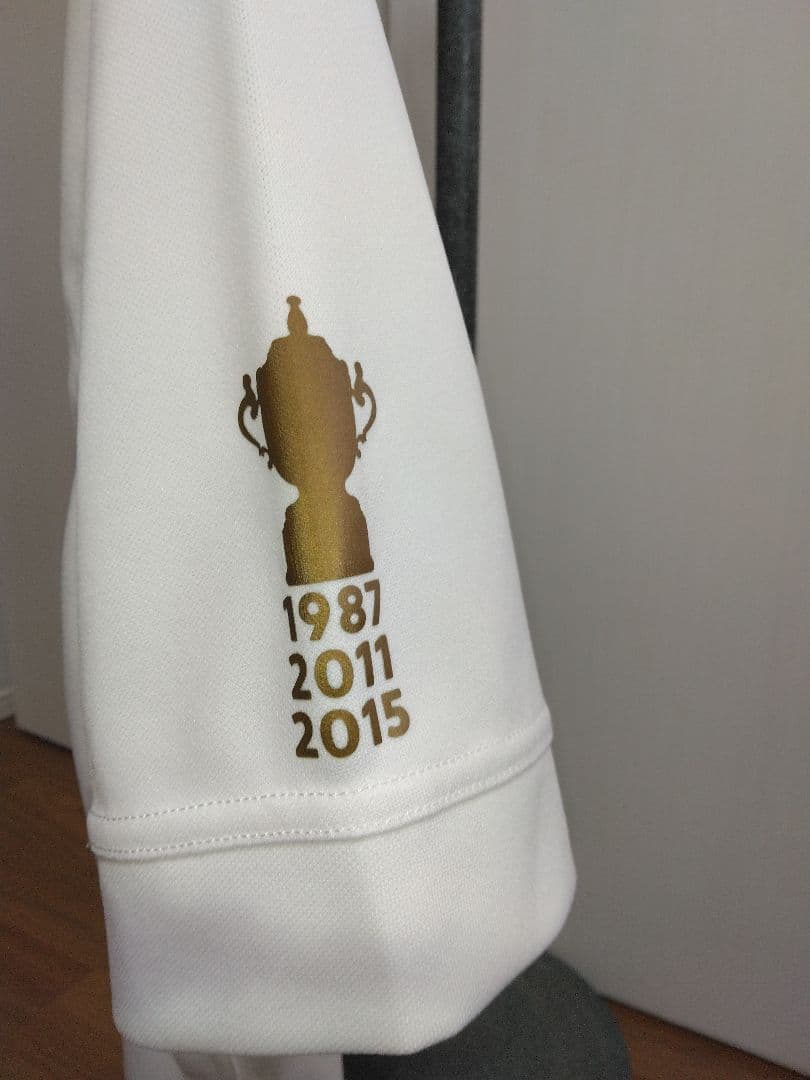 2019年ラグビーW杯のアディダス製オールブラックス白ユニフォームTシャツ