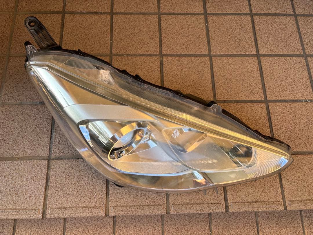 NHP10 右ヘッドライトユニットASSY