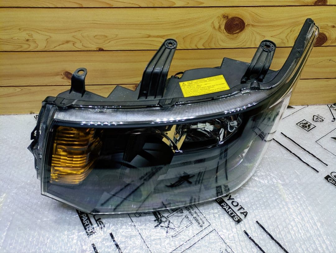 デリカ D5 ヘッドライト インナーブラック CV系 前期 黄ばみ無し