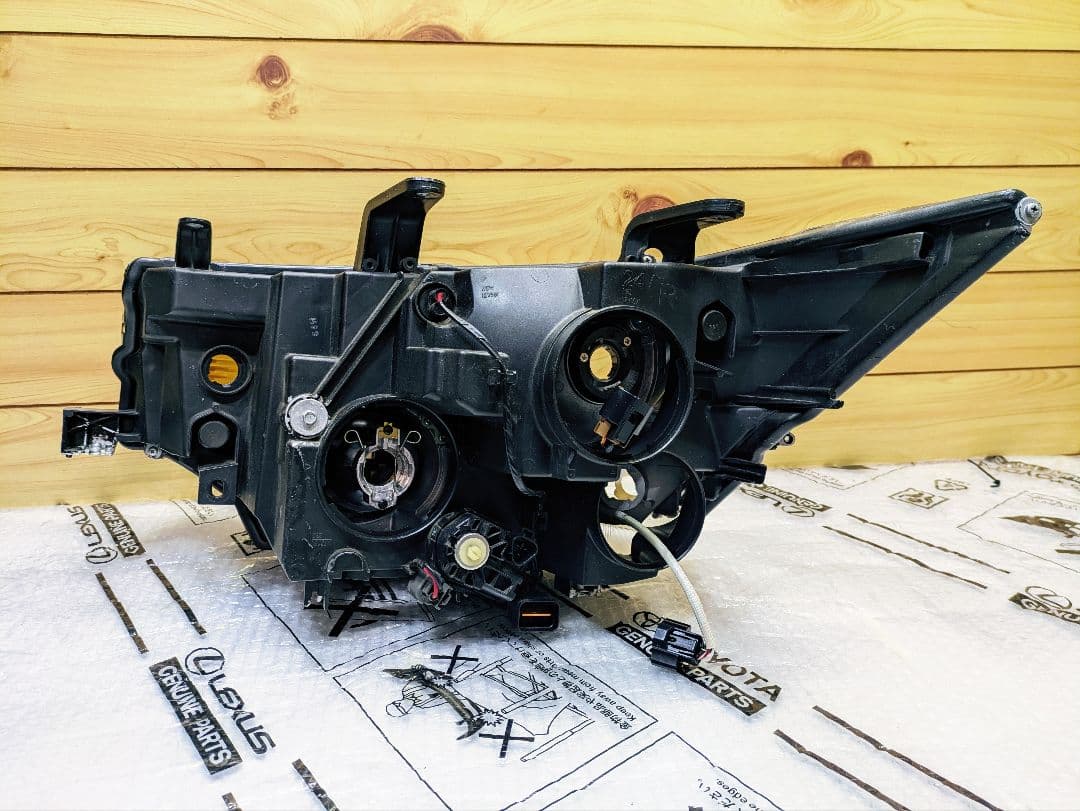 デリカ D5 ヘッドライト インナーブラック CV系 前期 黄ばみ無し