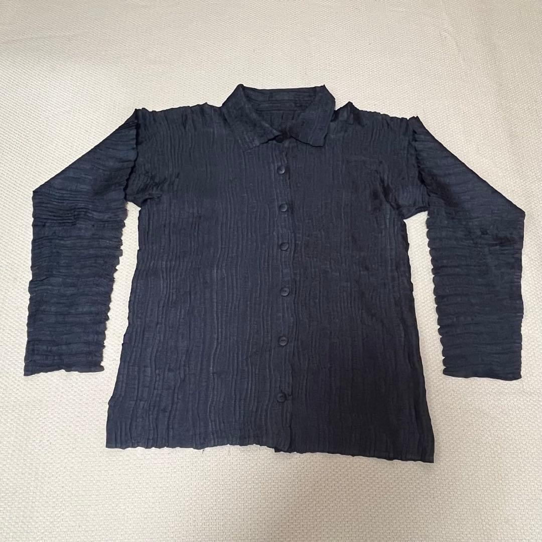 ISSEY MIYAKE イッセイミヤケ シャツ　長袖　ブラック　2