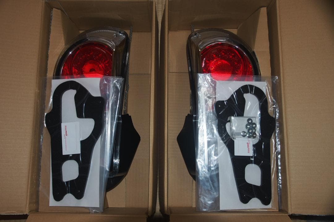 トヨタ 86 zn6 純正テールライト、LEDウィンカー球取付済み