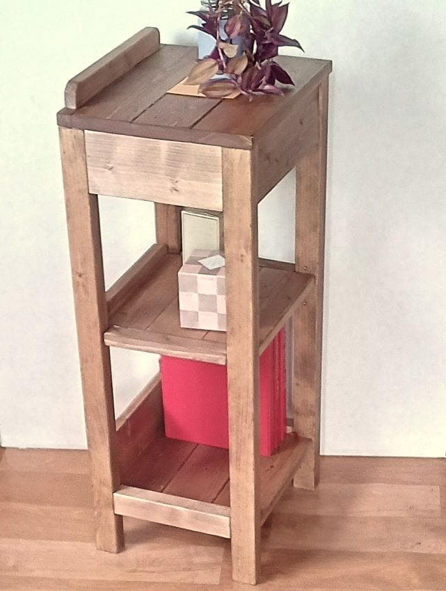 スプリングセール￥１４８００を￥１２８００　花台、電話台、サイドテーブルです。