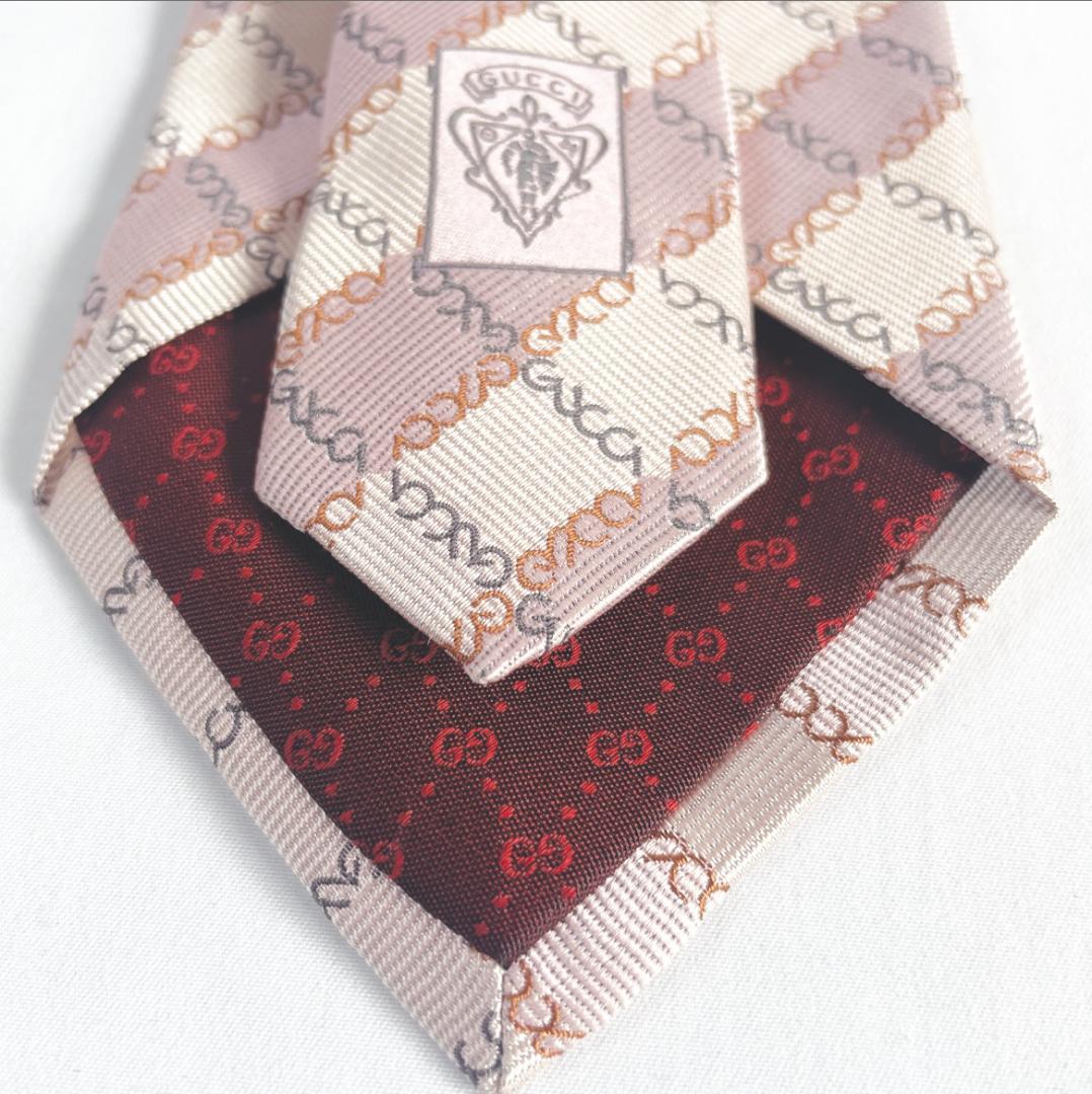 【GUCCI（グッチ）】ネクタイ 総柄 チェーンパターン ピンク系 個性的