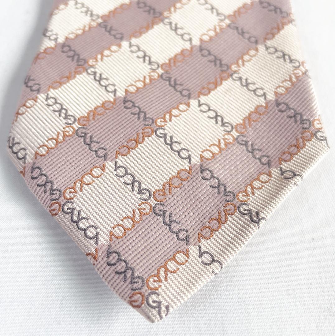 【GUCCI（グッチ）】ネクタイ 総柄 チェーンパターン ピンク系 個性的