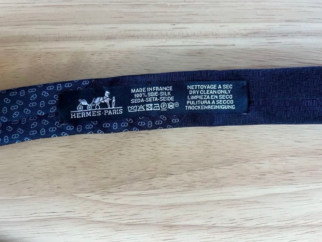 じ*ず様 新品　HERMES ネイビー シルクネクタイ　エルメス
