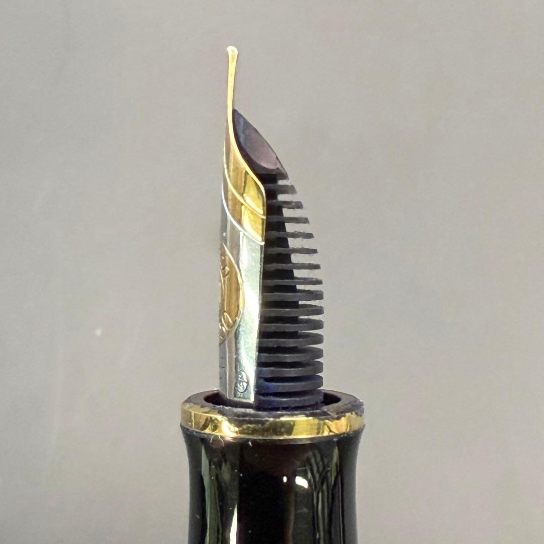 ペリカン 万年筆 黒 18C 750 スーベレーン 未確認