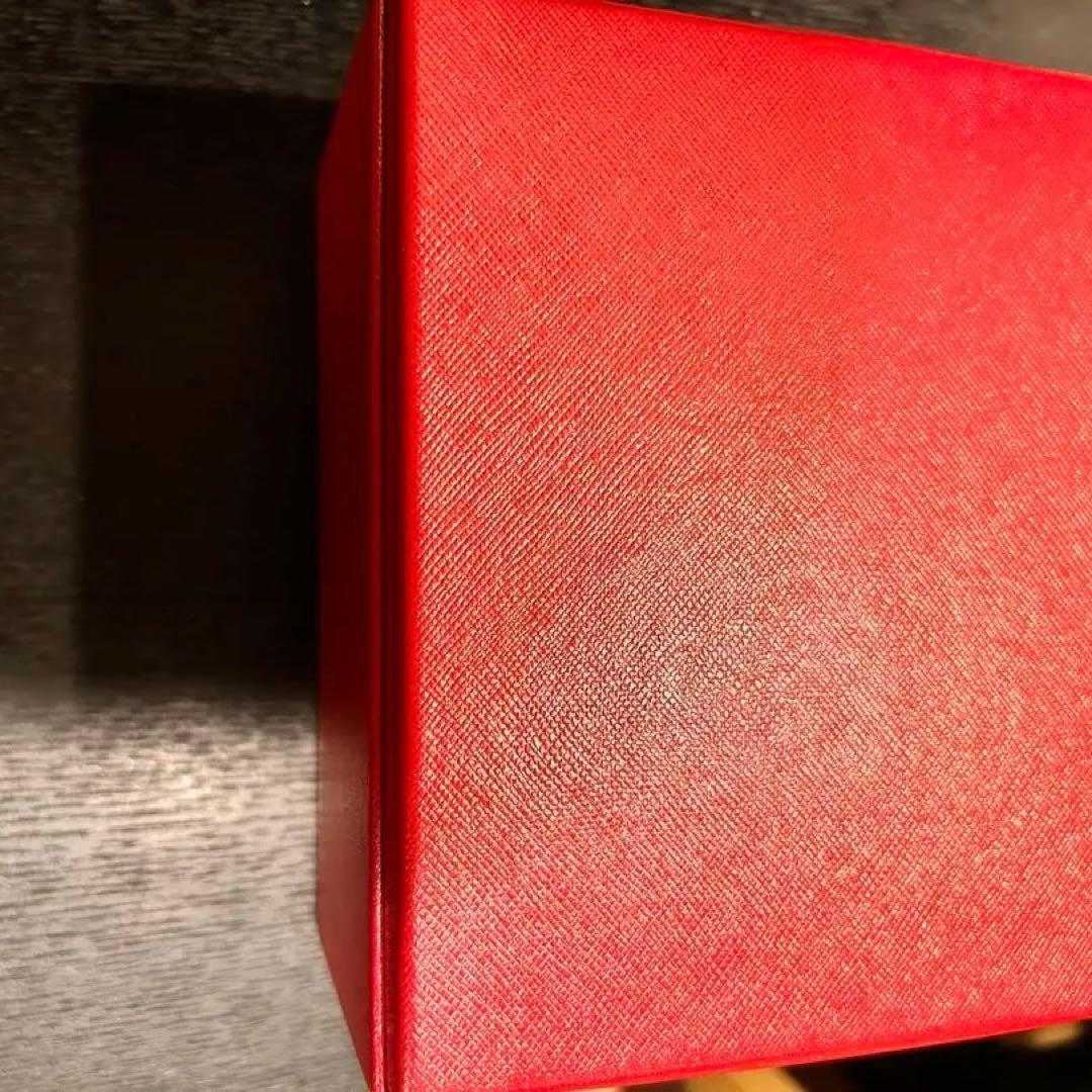 ブラックフライデー！かなり美品　正規品⭐︎Cartier 赤ギフトボックス 正方形