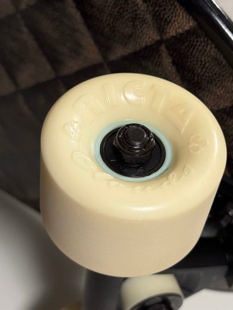 スケートボード CHANEL LACQUERED WOOD BLACK SKATEBOARD