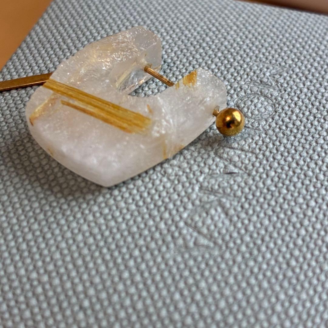 ロックピアス　ゴールデンルチル　k18YG 購入証明書、専用箱付き monaka