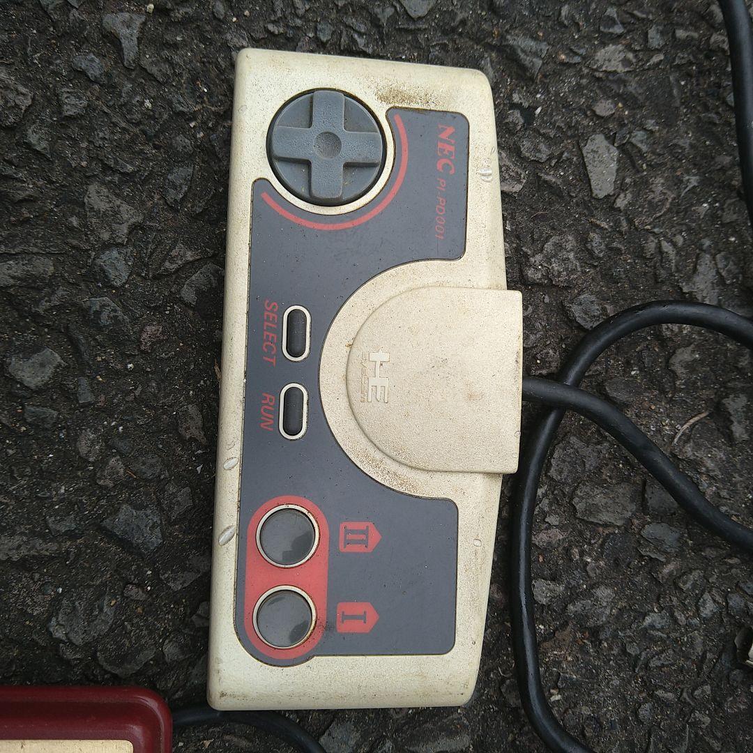 初期のPCエンジンコントローラー 2個セットとファミコン？コントローラーです♪