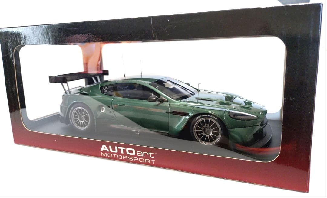 オートアート 1／18 ASTON MARTIN アストンマーチン DBR9