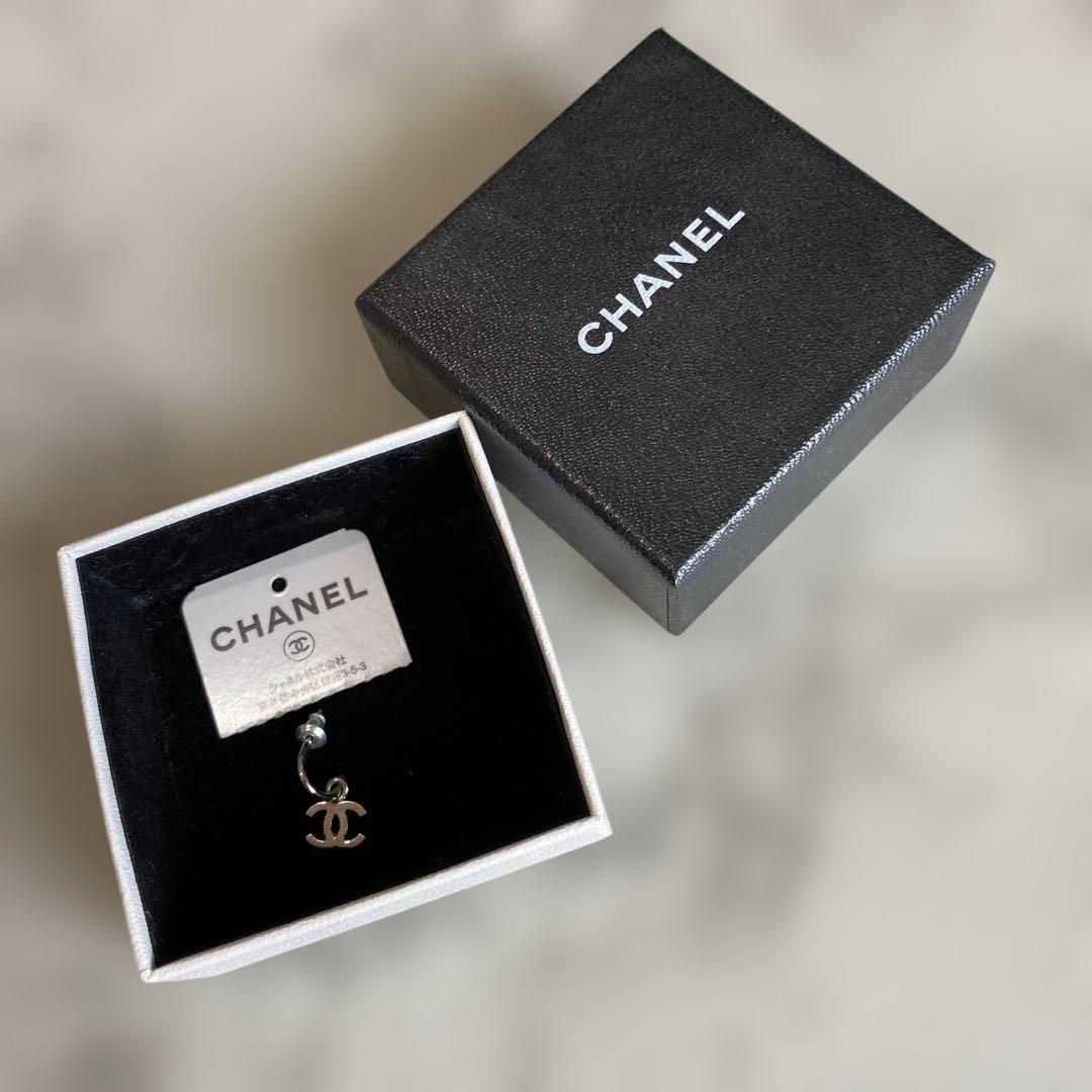 CHANEL シルバー ロゴピアス 片耳用