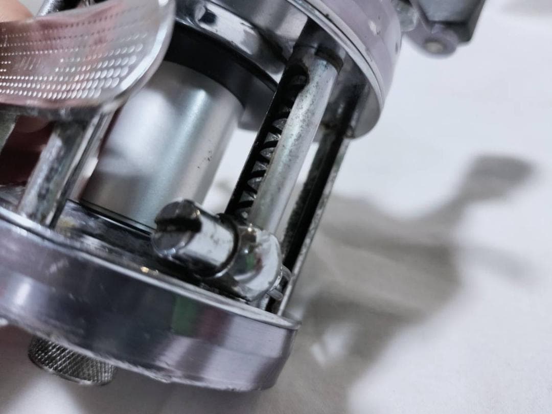 アブガルシア　アンバサダー5500C 　ビンテージ　リール abu 　グレー