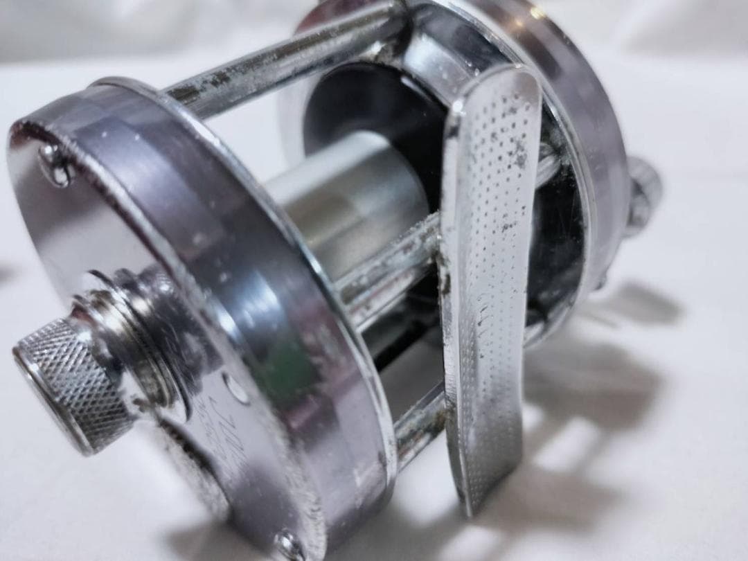 アブガルシア　アンバサダー5500C 　ビンテージ　リール abu 　グレー