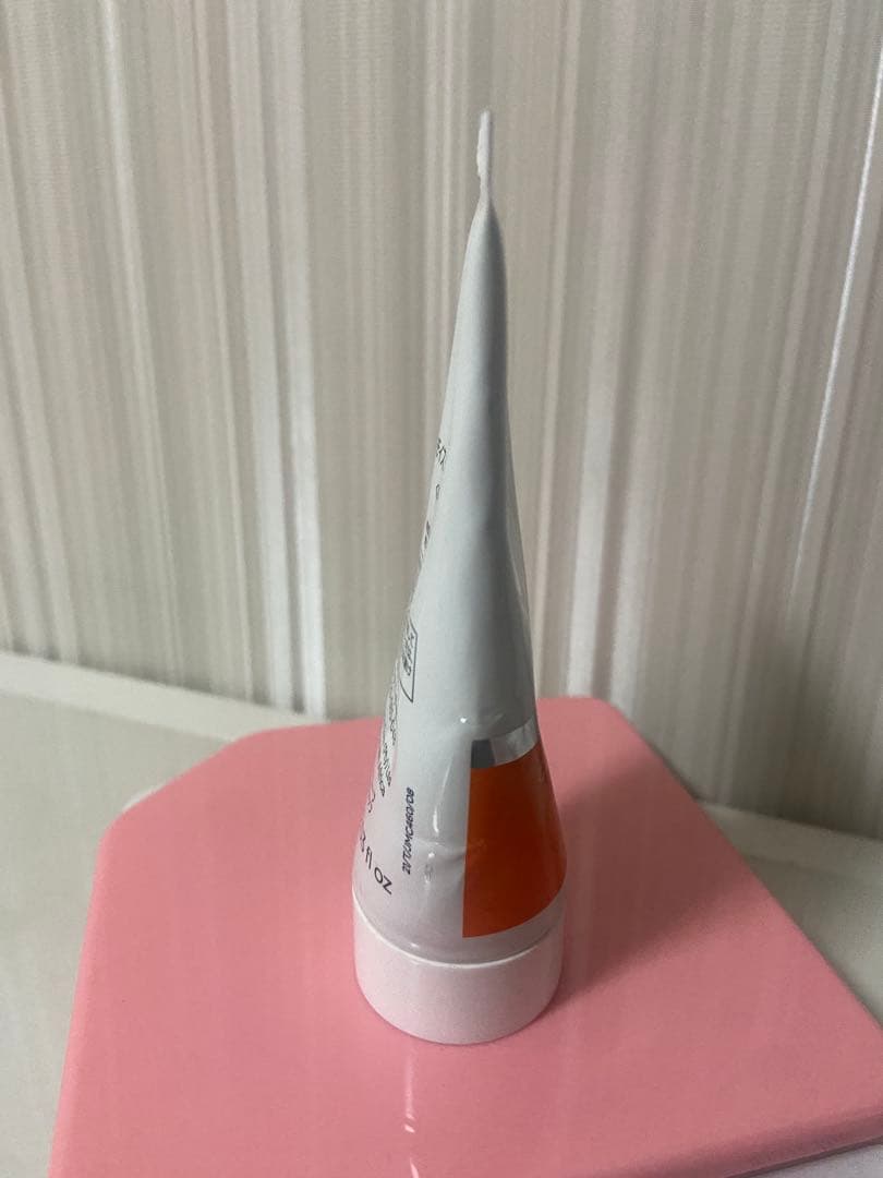 モイスチャークリーム　４
