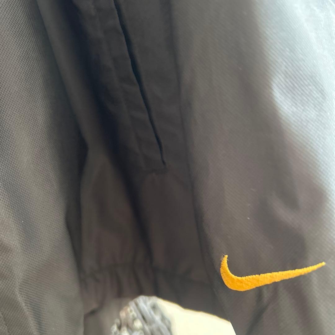 Nike ウィンブレ 上下　黒/金