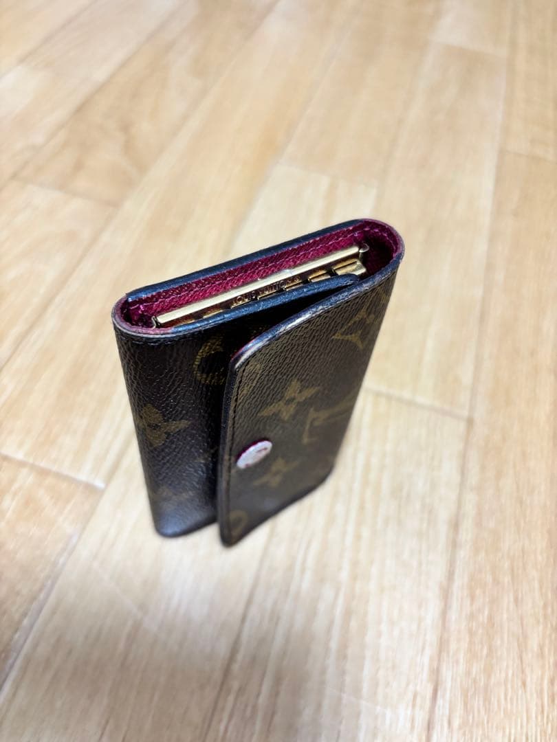 ルイヴィトン　キーケース ミュルティクレ6 フューシャ ワインレッド